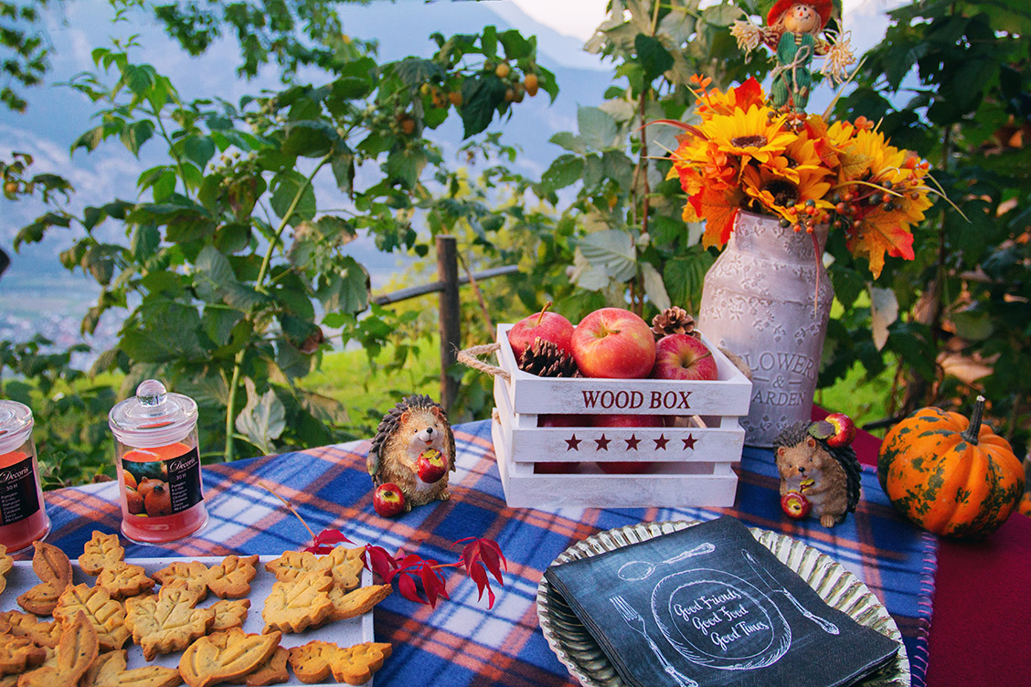 35 herbst tischdeko aepfel laub herbstrezept herbstplaetzchen