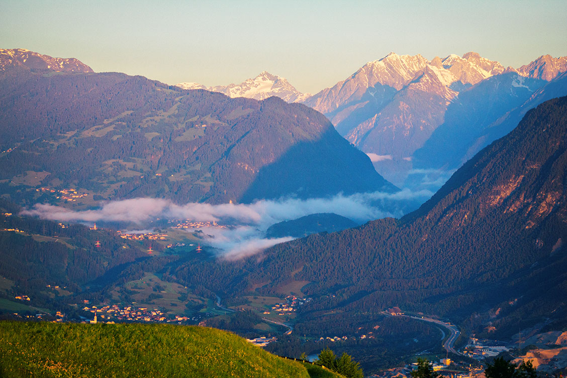 haimingerberg hausegg ferienwohnungen tirol tyrol sonnenaufgang berge landleben