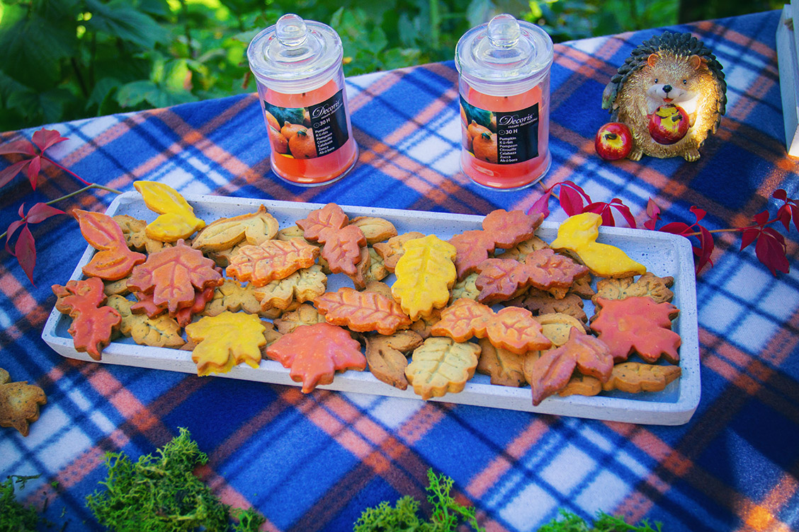 2 Herbstkekse herbstplaetzchen fallcookies Laubkekse lucinacucina