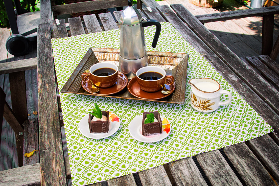 KAFFE IM GARTEN AFTER EIGHT