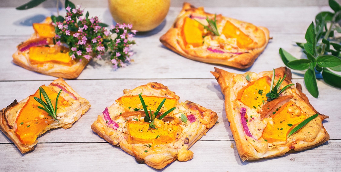 Pumpkin-cheese puff pastry slice